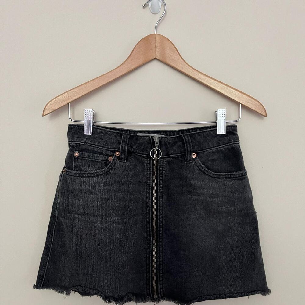 Free People Women's Black Faded Denim Skirt, zipper in front raw hem Boho S